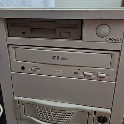 HP Monitor and Tower with speakers