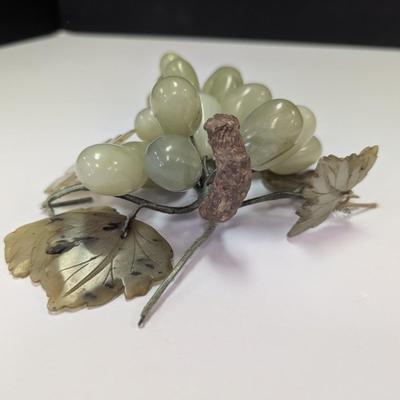 Vintage Jade Green Grape Cluster With Stone Leaves