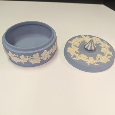 Vintage Wedgwood Jasperware Blue Container & Powder Spiked Knob Box