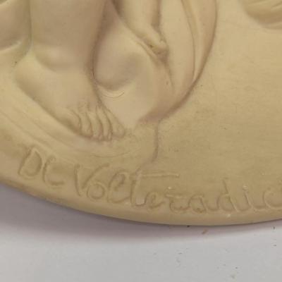 Vintage 1979 Serene Madonna Modesto Alabaster Plate