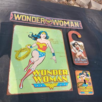 WONDER WOMAN TIN SIGNS, DOOR KNOB HANGER AND LIGHT SWITCH COVER