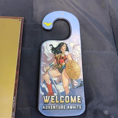 WONDER WOMAN TIN SIGNS, DOOR KNOB HANGER AND LIGHT SWITCH COVER