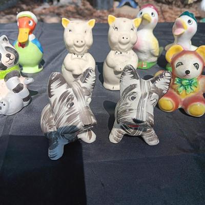 A COLLECTION OF SWEET VINTAGE SALT & PEPPER SHAKERS