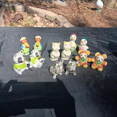 A COLLECTION OF SWEET VINTAGE SALT & PEPPER SHAKERS