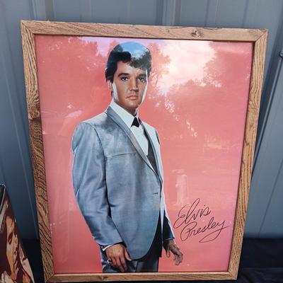 GIANT ELVIS PRESLEY PEZ DISPENSER AND FRAMED PICTURE