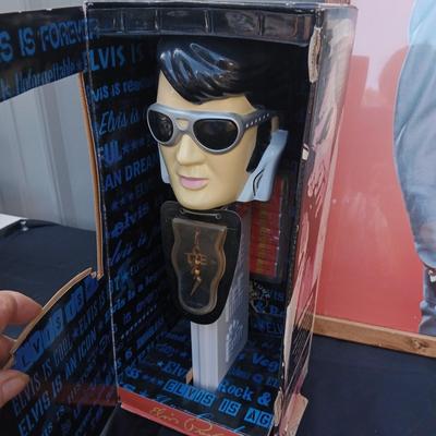 GIANT ELVIS PRESLEY PEZ DISPENSER AND FRAMED PICTURE