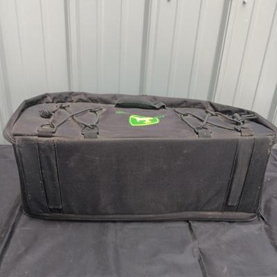 JOHN DEERE CANVAS ZIPPERED BAG WITH PLATE, MUG AND INSULATED LUNCH BAG