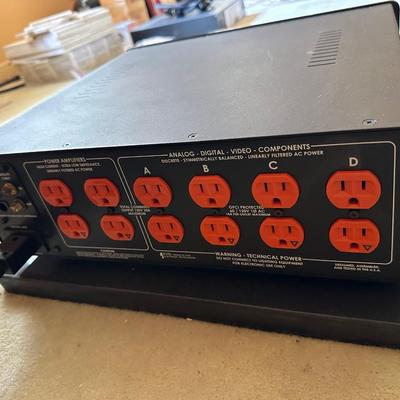 Furman IT-Reference 20 Discrete Symmetrical Power Conditioner / AC Filter