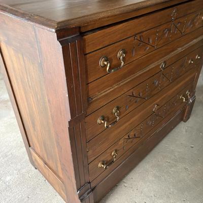 Beautiful Spoon-carved 3-drawer dresser
