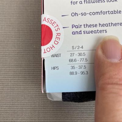 Assets by Spanx Leggings Small