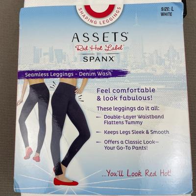 Assets by Spanx Denim Wash White Leggings Large