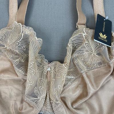 2 New Wacoal Bras Size 36H