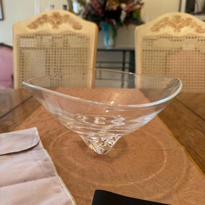 D1085 Vintage Large Steuben Trillium Bowl