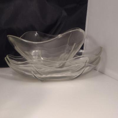 Collection of Assorted Glass Serve Ware- Platters, Bowls, etc.