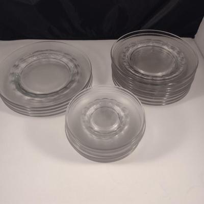 Assorted Clear Glass Plates- Approx 20 Pieces