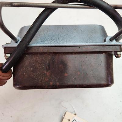 Sun Mfg. Co Chicago Vacuum Gauge Model S-114 Bakelite