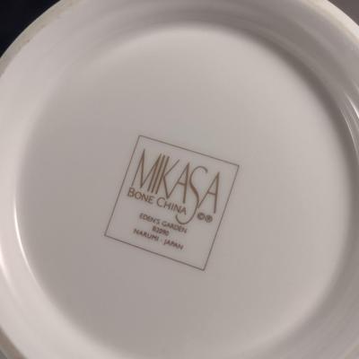Mikasa Cachepot- Eden's Garden Pattern- Approx 5 1/2" Wide