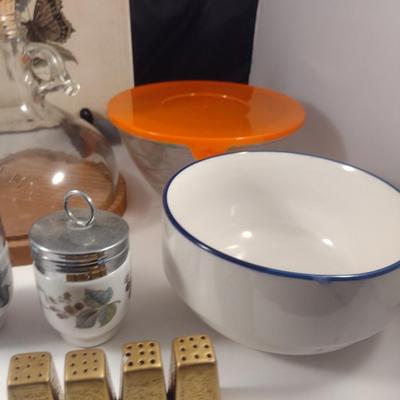Assorted Kitchen Ware