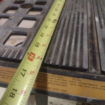 Machinist's Under Bench Mount Metal Vise 7"