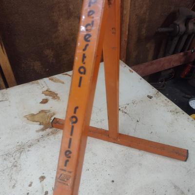 Adjustable Height 12" Pedestal Roller
