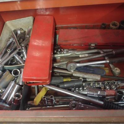 Metal Multi-Drawer Roll Cabinet and Tool Contents