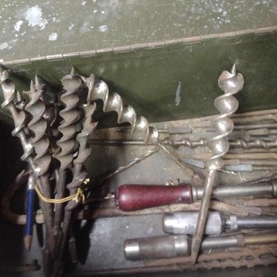 Large Collection of Vintage Brace Drills and Bits Includes Metal Toolbox