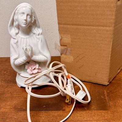 Sale Photo Thumbnail #195: Good condition.  Tested, works as expected. Approx. 7" tall.  Includes original box.