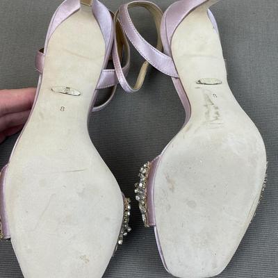 New Badgley Mischka Rose Crystal Sandals Size 8