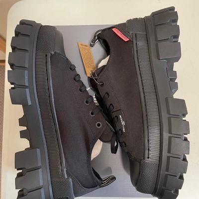 New Palladium Boots Revolt Lo Black Size 8