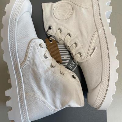 New Palladium Boots Pampa Hi White Size 8