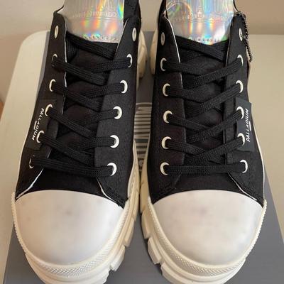 New Palladium Boots Revolt Lo Black/Wht Size 8.5