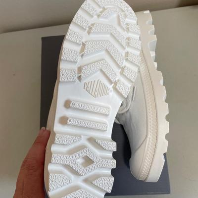 New Palladium Boots Pampa Hi White Size 8.5