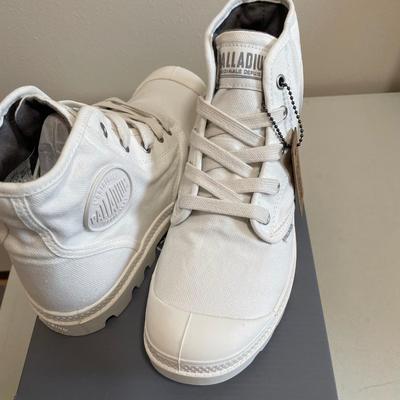 New Palladium Boots Pampa Hi White Size 8.5