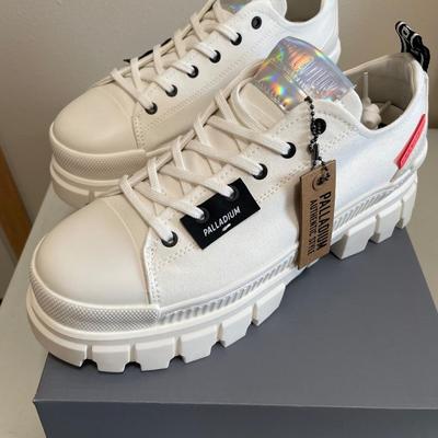 New Palladium Boots Revolt Hi White Size 10