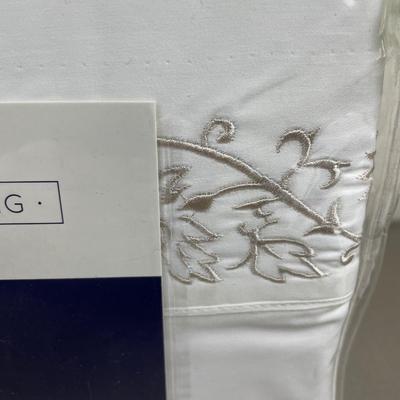 New Queen Sheet Set White with Embroidery