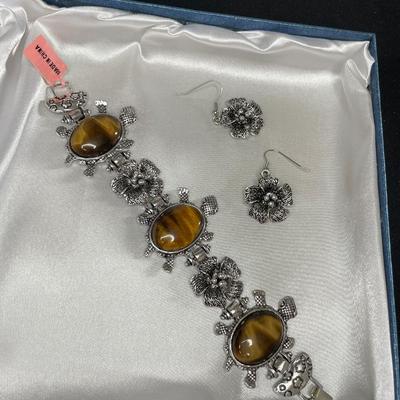 Turtle Bracelet and Earrings with Tiger Eye