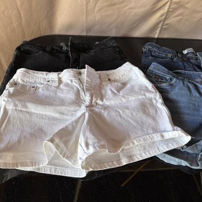 LADIES SHORTS SIZE 12 & LARGE