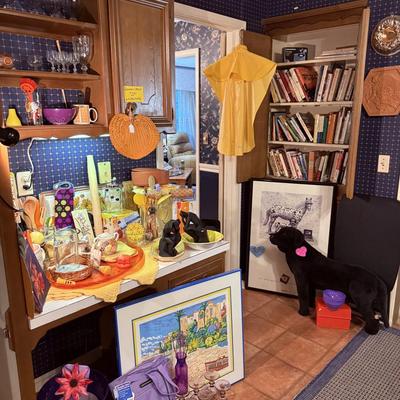 Lot 6: Kitchen Yellow Decor & Books
