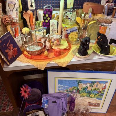 Lot 6: Kitchen Yellow Decor & Books