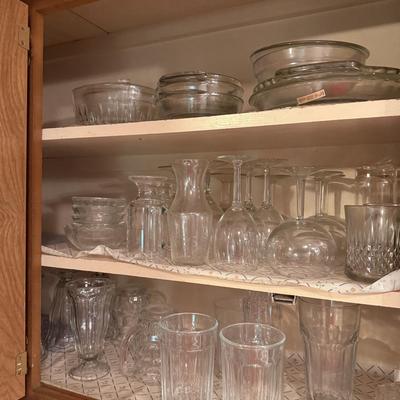 Lot 8: Kitchen Red Decor Selection