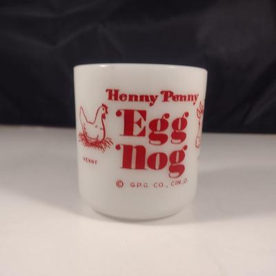 Henny Penny Egg Nog Hazel Atlas Milk Glass Miniature Mug