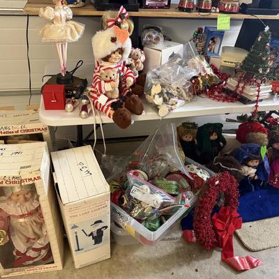 Lot 15: Against Garage Door Holiday Selection