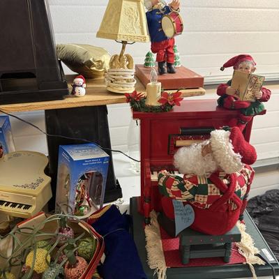 Lot 15: Against Garage Door Holiday Selection
