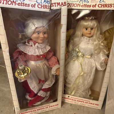 Lot 15: Against Garage Door Holiday Selection