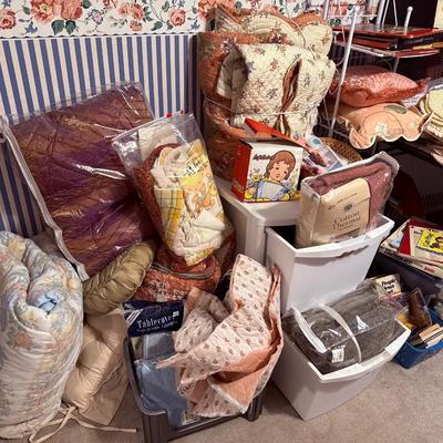 Lot 24: Linens Selection