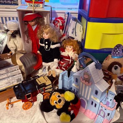 Lot 25: More Toys Center Selection