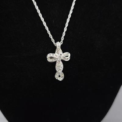 Beautiful silver toned cross necklaces - Genuine crystal 18" Pendant & Earing set