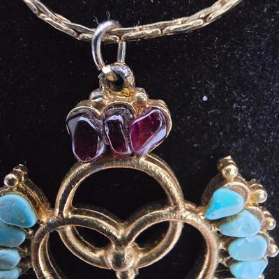Beautiful vintage gemstone pendant with Monet gold toned necklace
