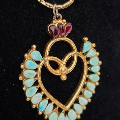 Beautiful vintage gemstone pendant with Monet gold toned necklace