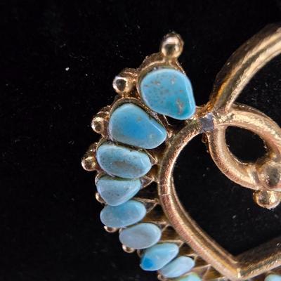 Beautiful vintage gemstone pendant with Monet gold toned necklace